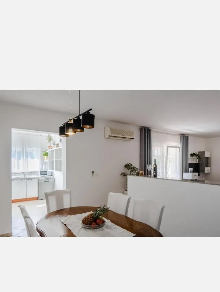 Apartman Peric Vir 0*,